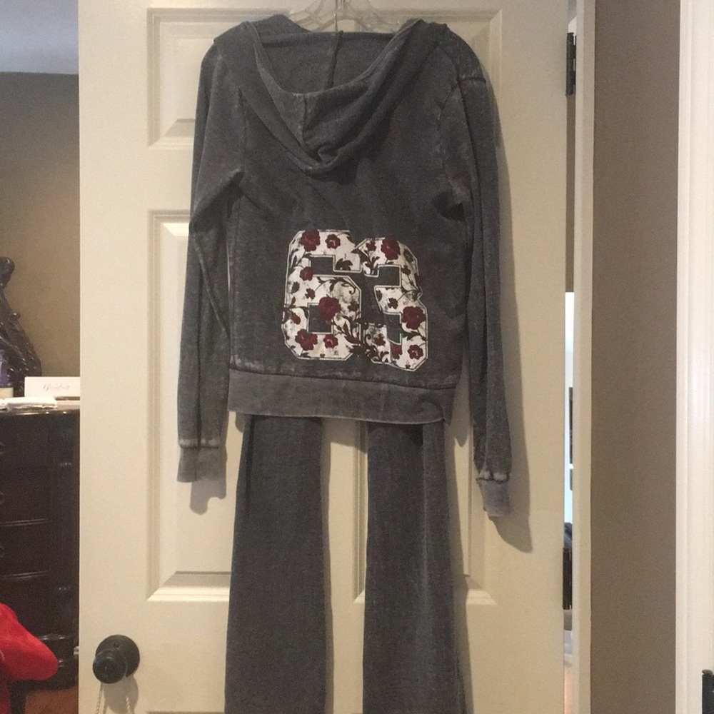 Sweatsuit - Picture 2 of 4